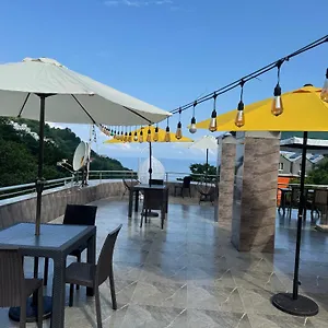  فيلة Royal House